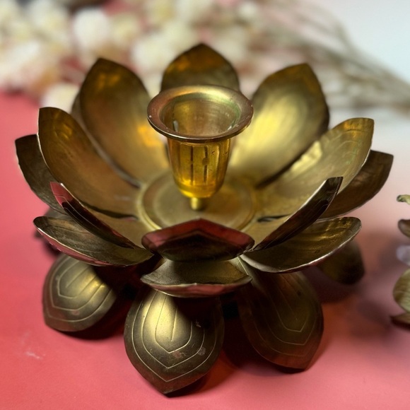 Vintage extra large Brass Lotus Candle Holder - Picture 3 of 9